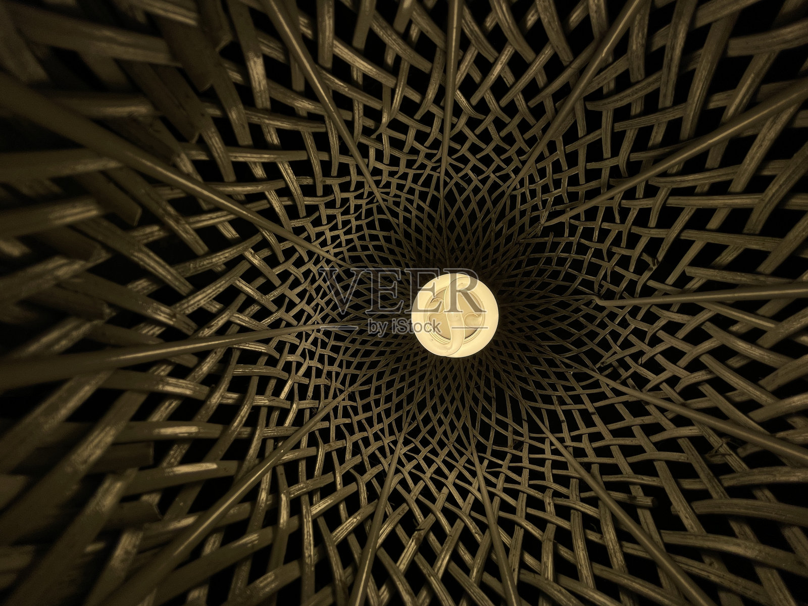 走向光明照片摄影图片