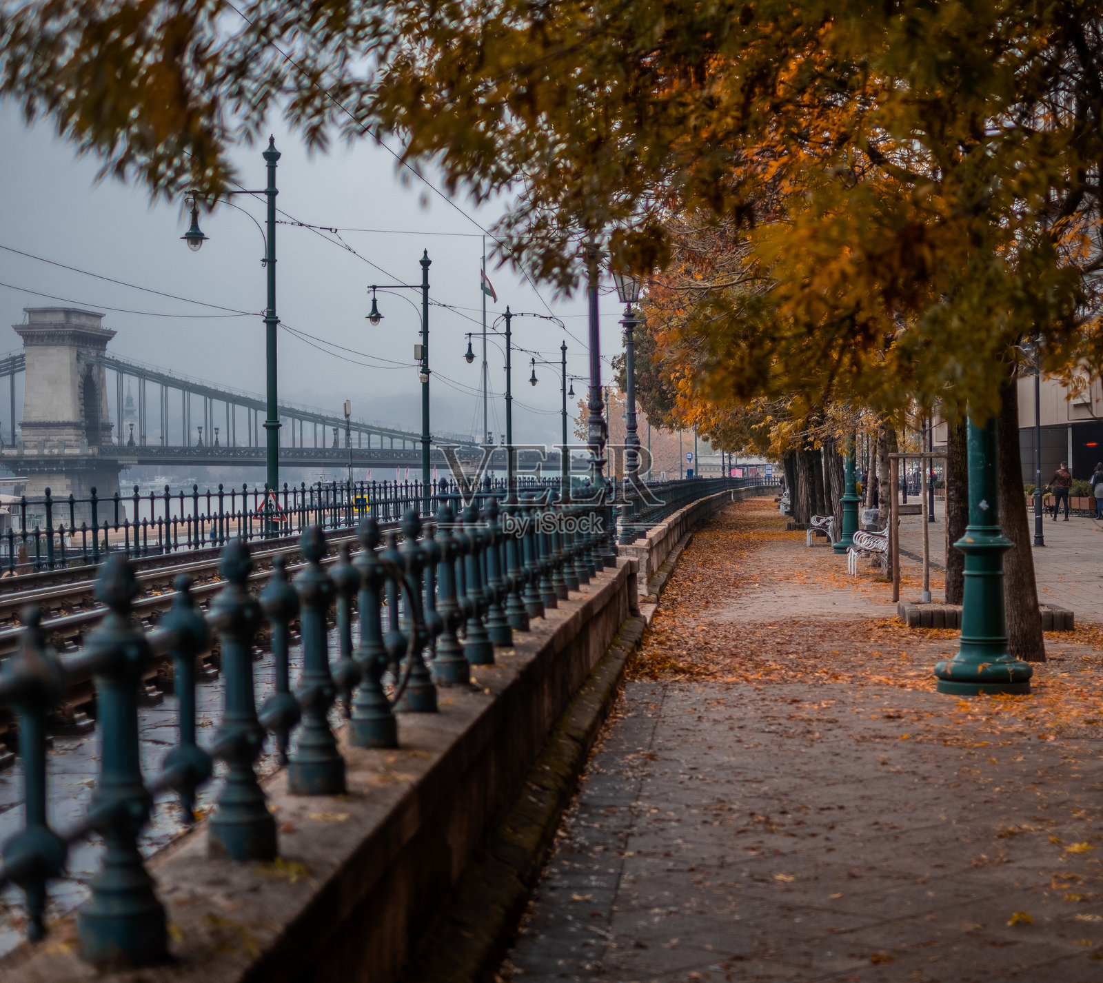 布达佩斯秋季塞切尼链桥照片摄影图片