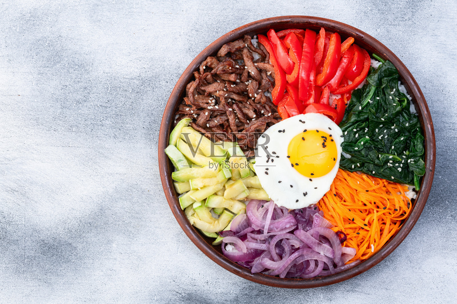 拌饭，传统韩国美食。亚洲烹饪摄影。照片摄影图片