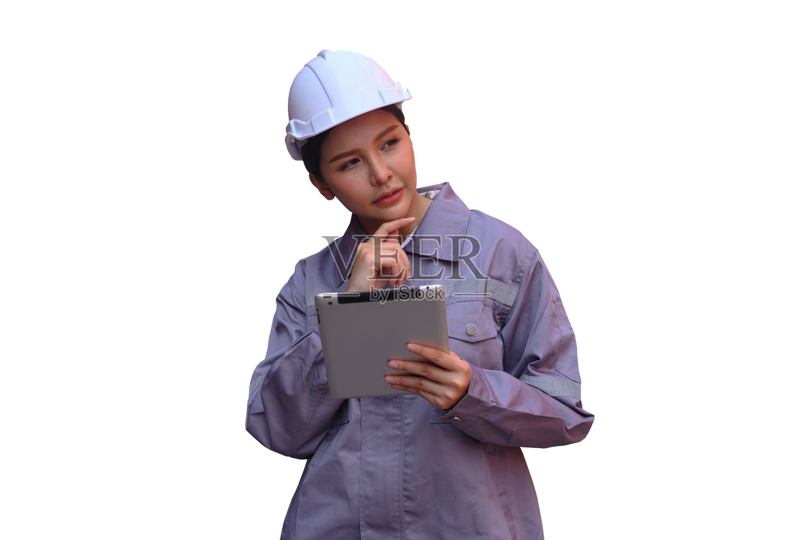 工程技术女工在工业厂房进行维护（白色背景，含裁剪路径）照片摄影图片