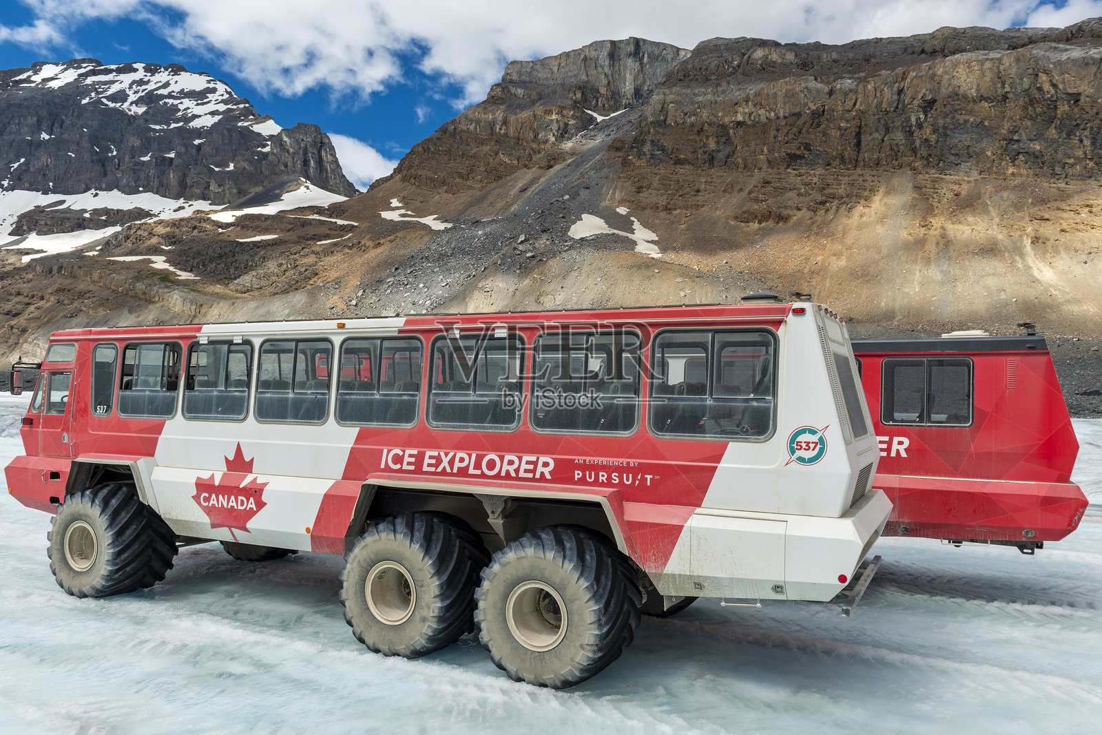 阿萨巴斯卡冰川冰探车，贾斯珀，加拿大照片摄影图片