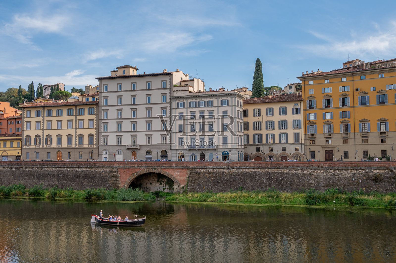 意大利佛罗伦萨的阿诺河与老桥风景照片摄影图片