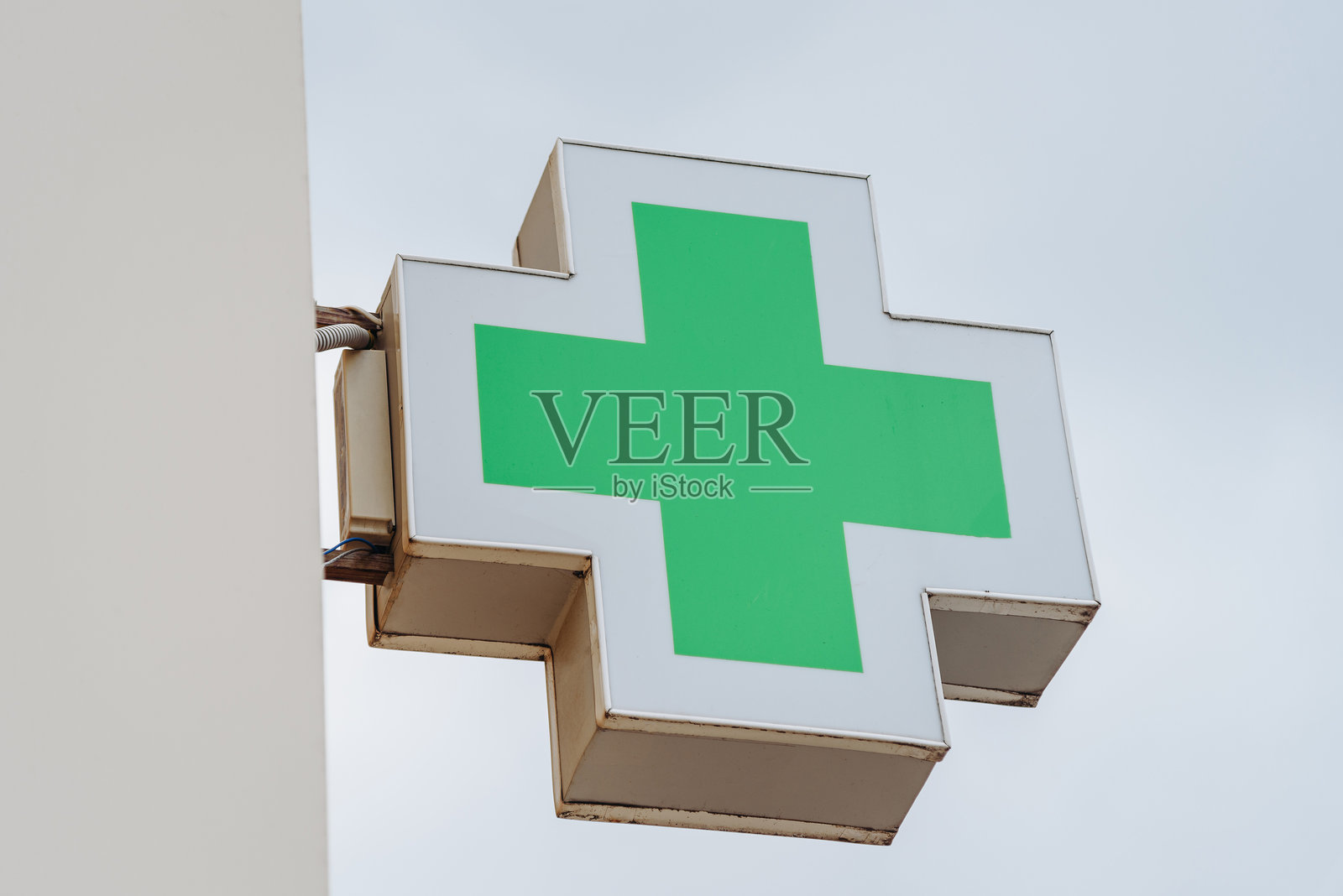 药房的绿色十字标志照片摄影图片