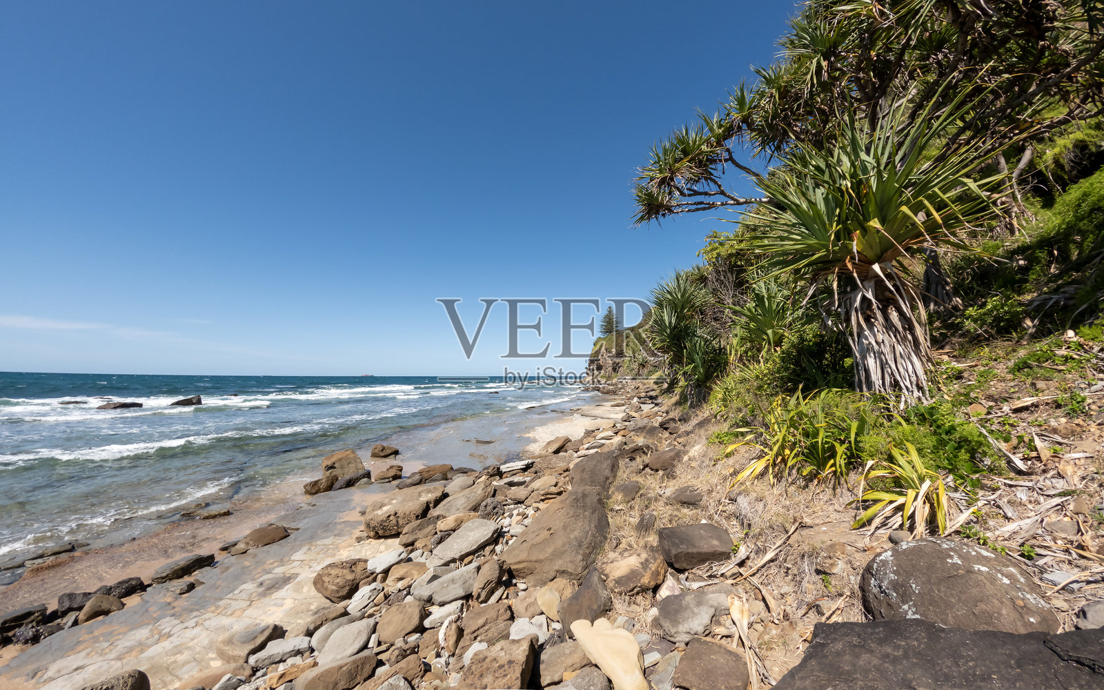 昆士兰州阳光海岸的卡伦德拉海岸步道、莫法特岬和周边海滩的风景海岸景观照片摄影图片