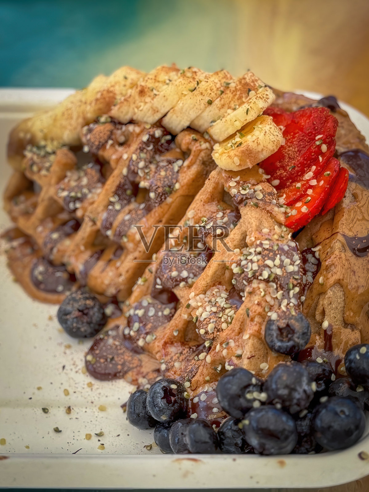 无麸质的日出华夫饼配水果照片摄影图片