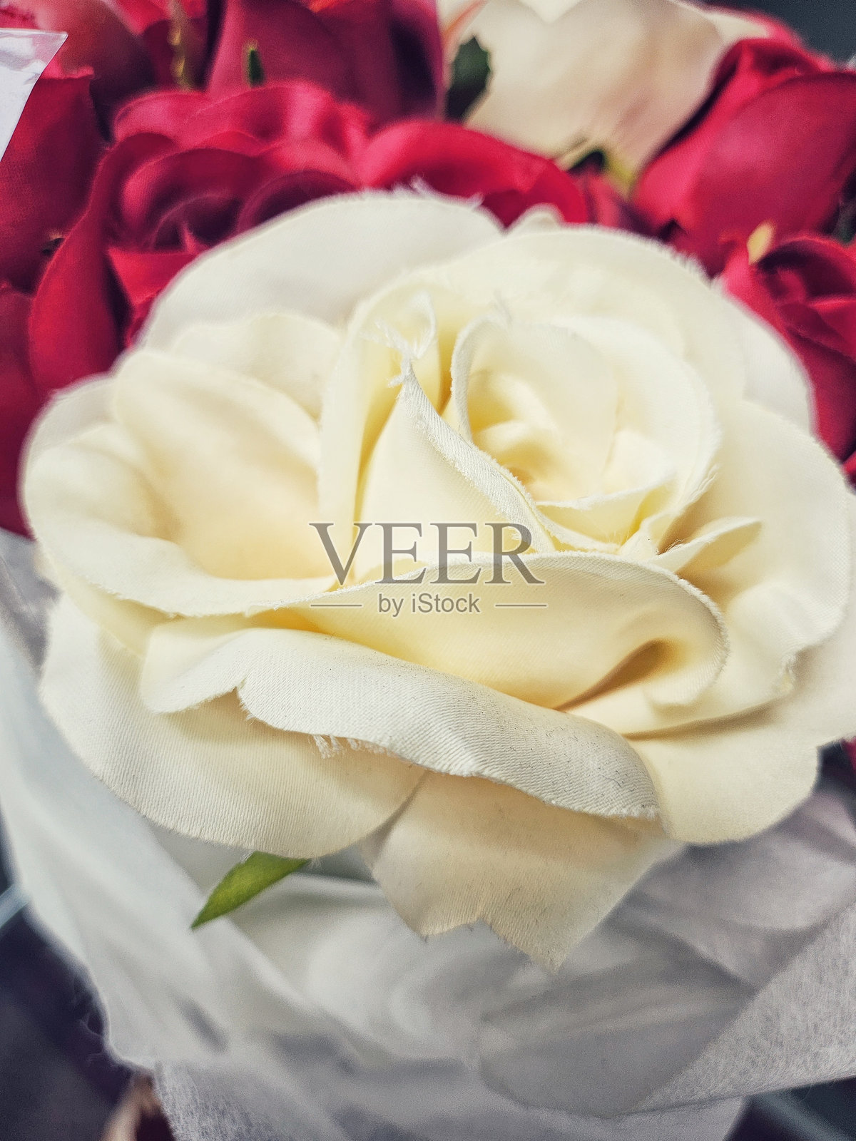 美丽的红粉色人造花照片摄影图片