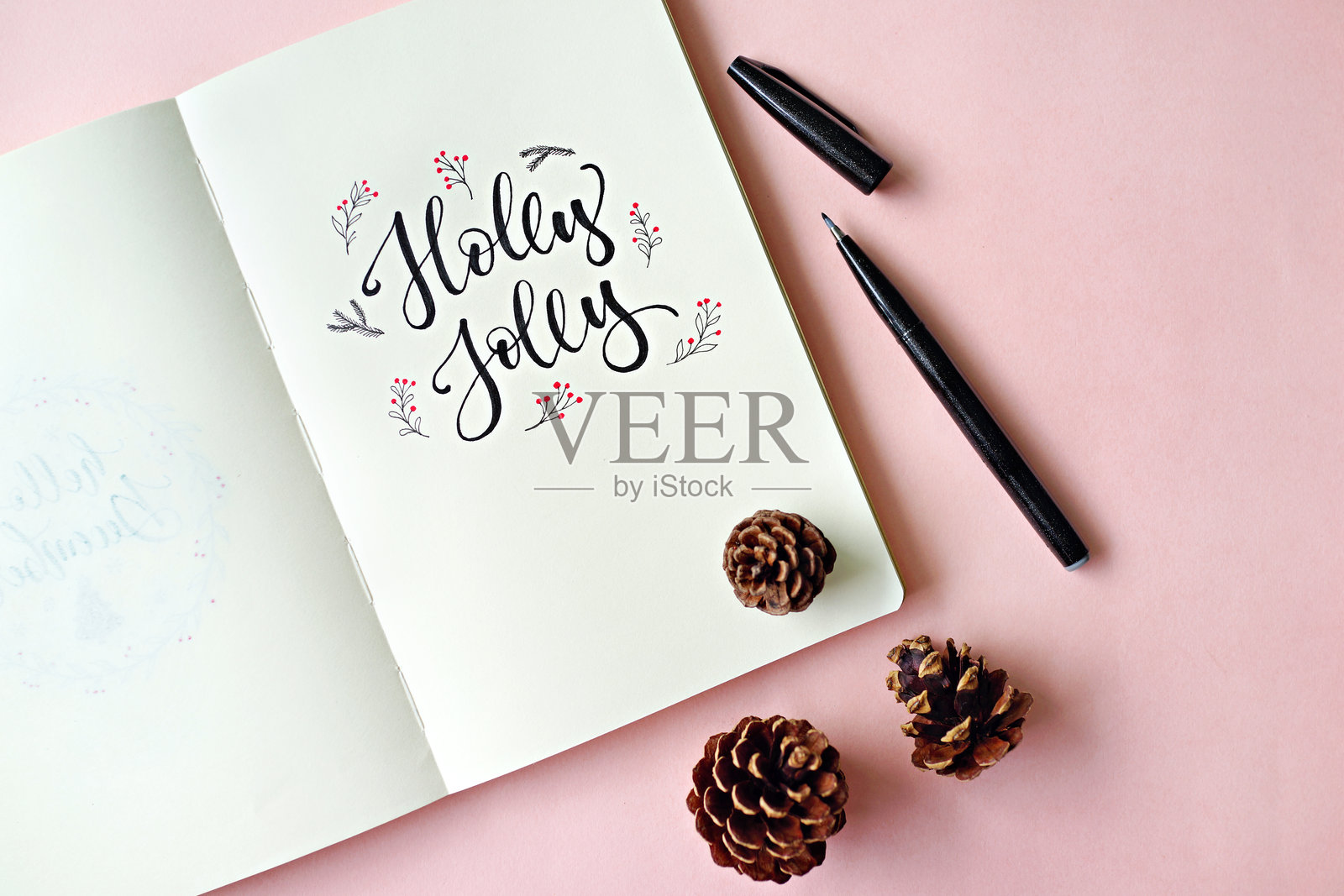 高角度视图下的桌子上的书本文字照片摄影图片