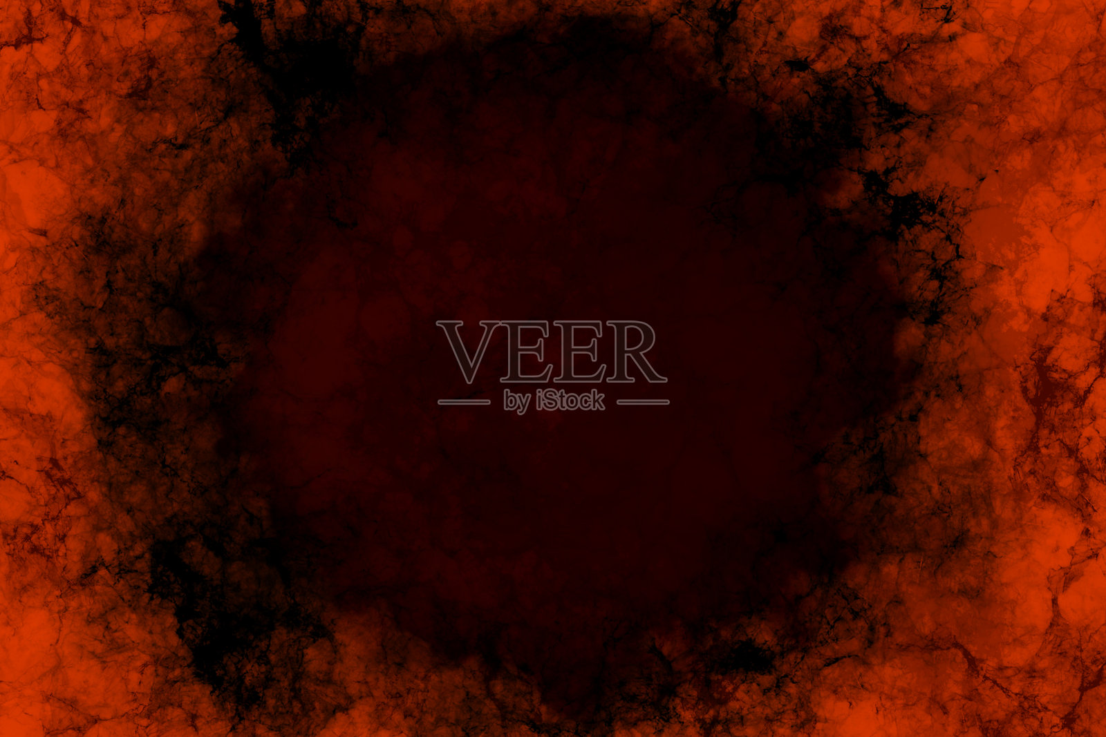 黄昏或黎明时分的雾霭恐怖景象，空白的阴森可怕的黑暗明亮鲜艳的锈橙色珊瑚红色超自然万圣节末日背景，带有褪色的风化阴森黑色轻烟爆炸云彩在粗糙的背景上如黑洞般模糊。插画图片素材