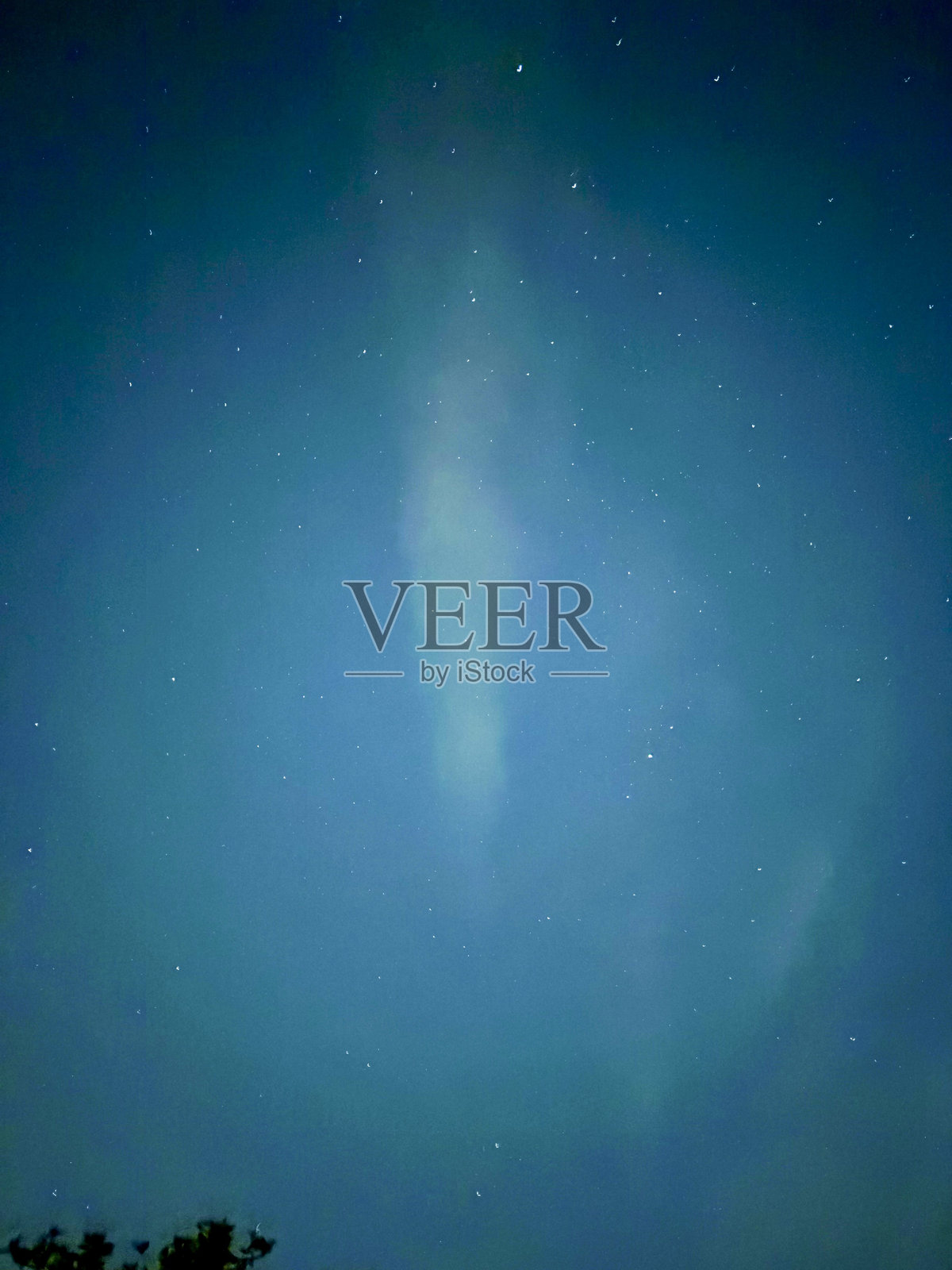 英国萨里郡的北极光自然现象照片摄影图片