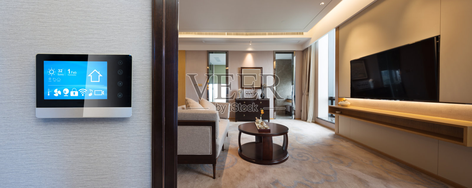 客厅墙上智能家居智能触摸屏照片摄影图片