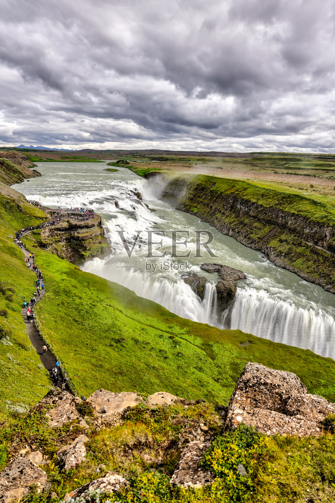 冰岛古尔福斯瀑布的悬崖顶视角照片摄影图片