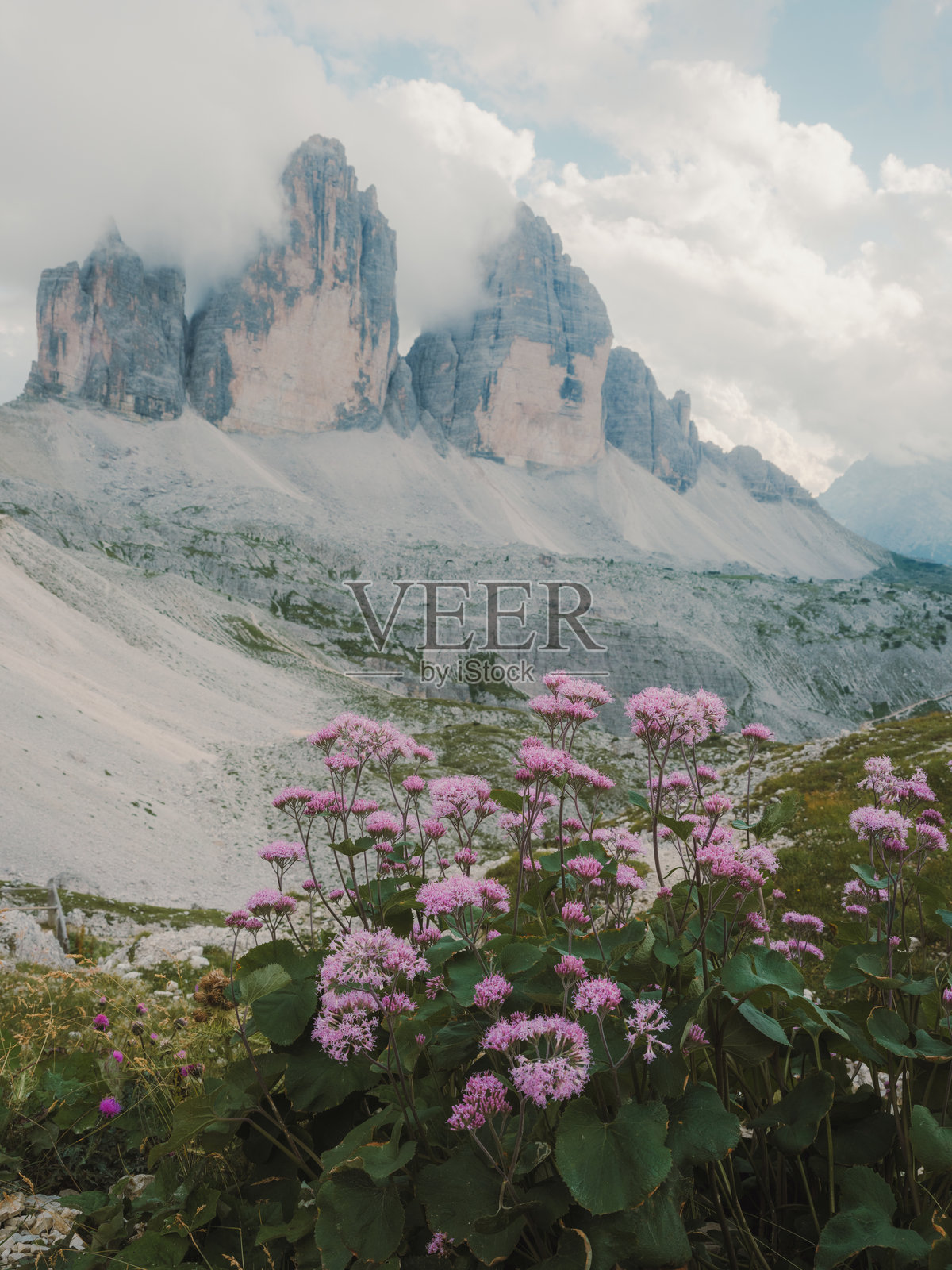 多洛米蒂意大利阿尔卑斯山壮丽山景照片摄影图片