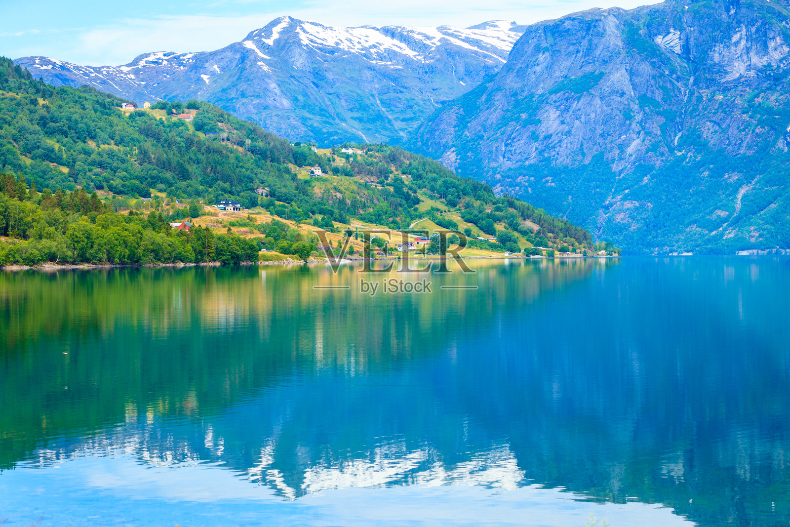 挪威的山脉和峡湾照片摄影图片