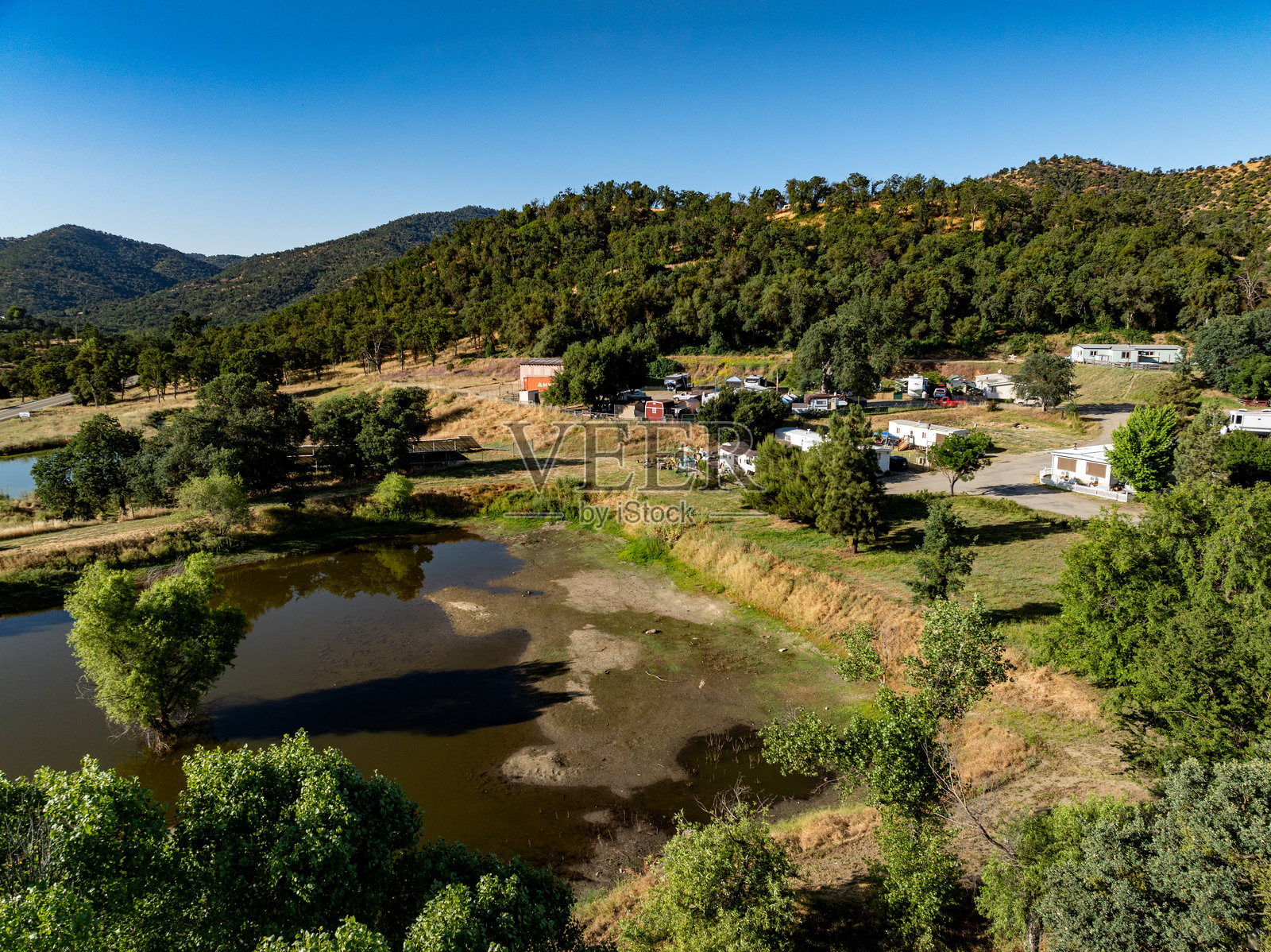 加利福尼亚州邓拉普的CA-180国道和国王峡谷路的鸟瞰图， 美国照片摄影图片