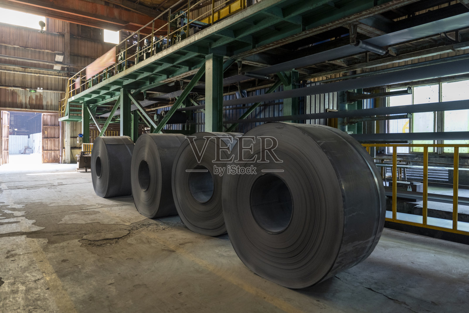 金属材料生产工厂照片摄影图片