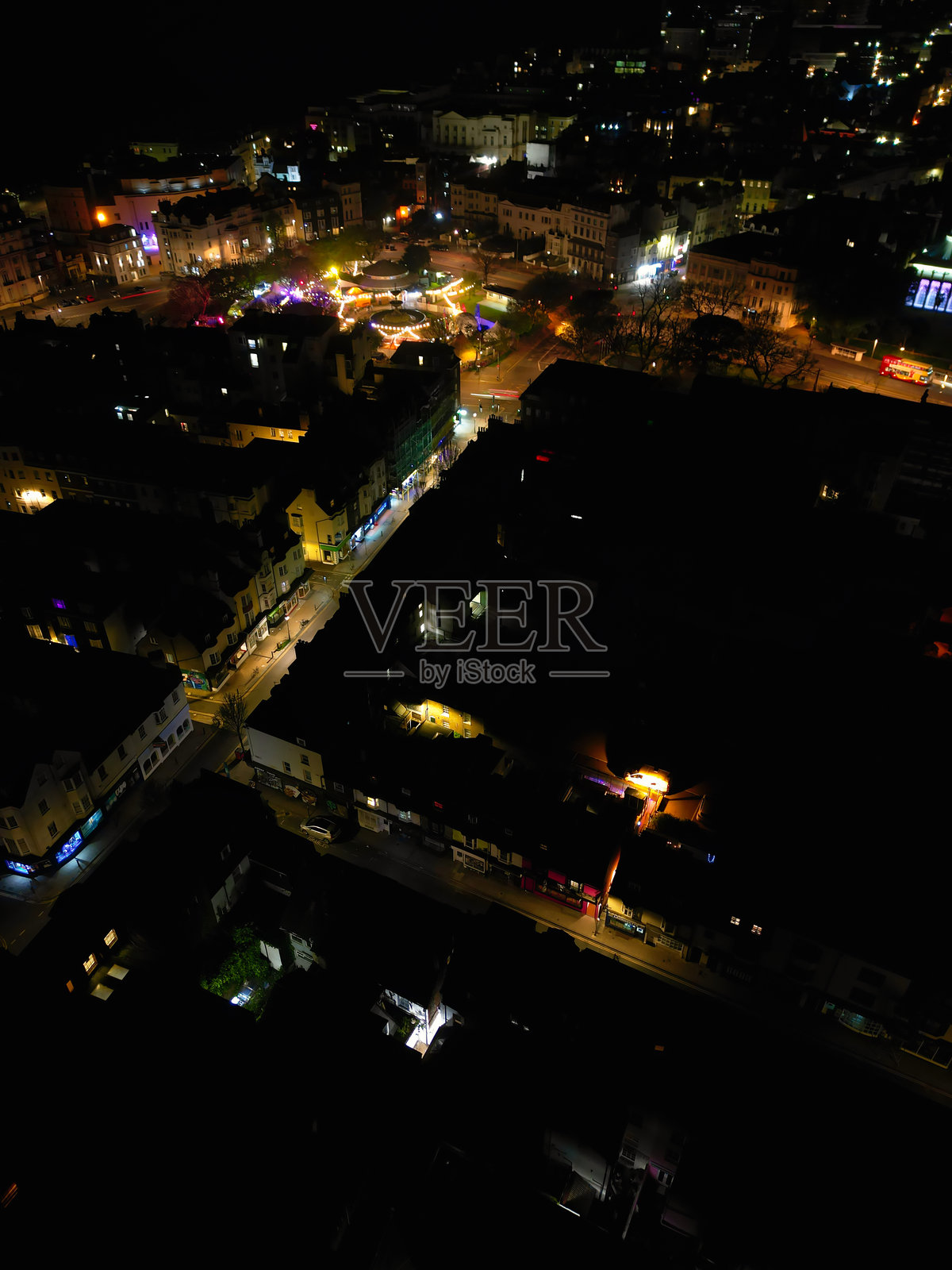 英国英格兰布莱顿和霍夫市在黑暗的夜晚照片摄影图片