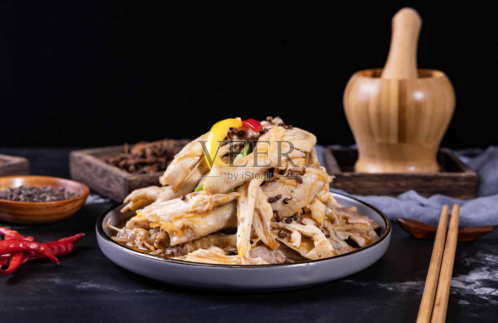 辣椒鸡照片摄影图片