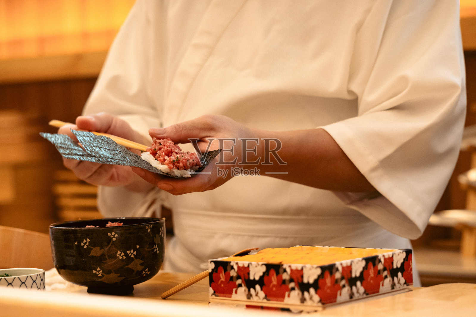 日本料理，寿司，日本轻食呈现，寿司制作照片摄影图片