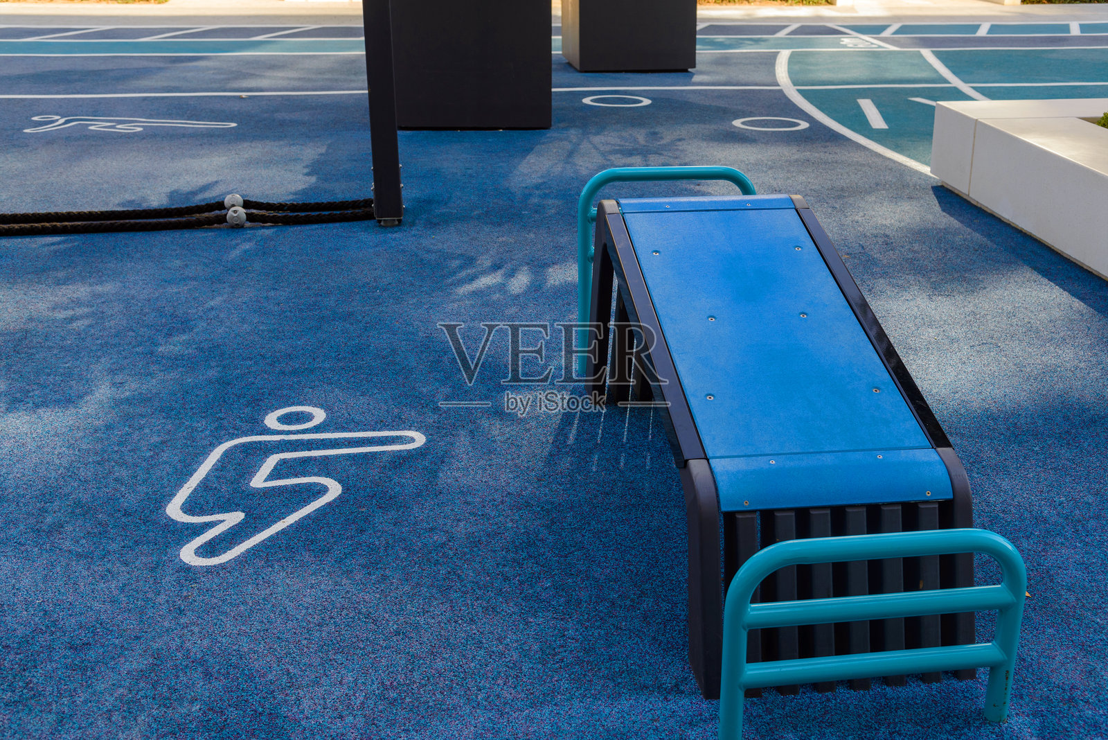 运动场地：免费户外运动器材照片摄影图片