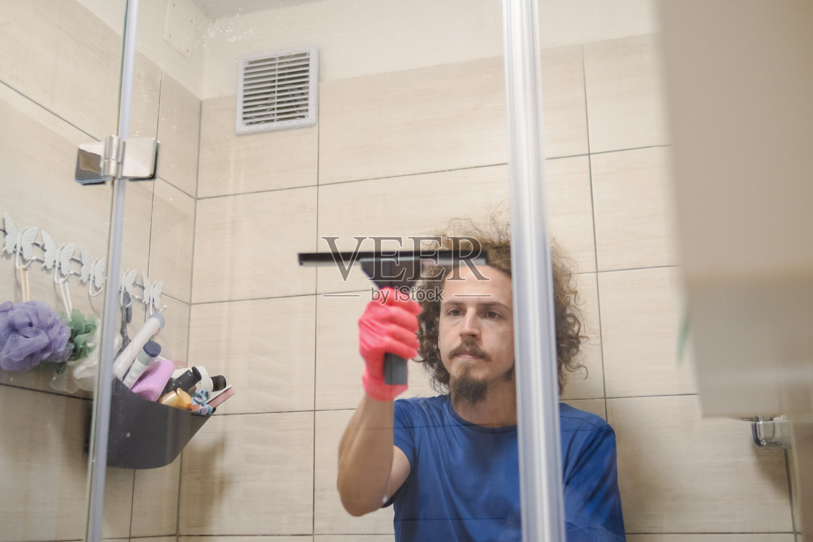 干净的浴室让我感觉很好照片摄影图片