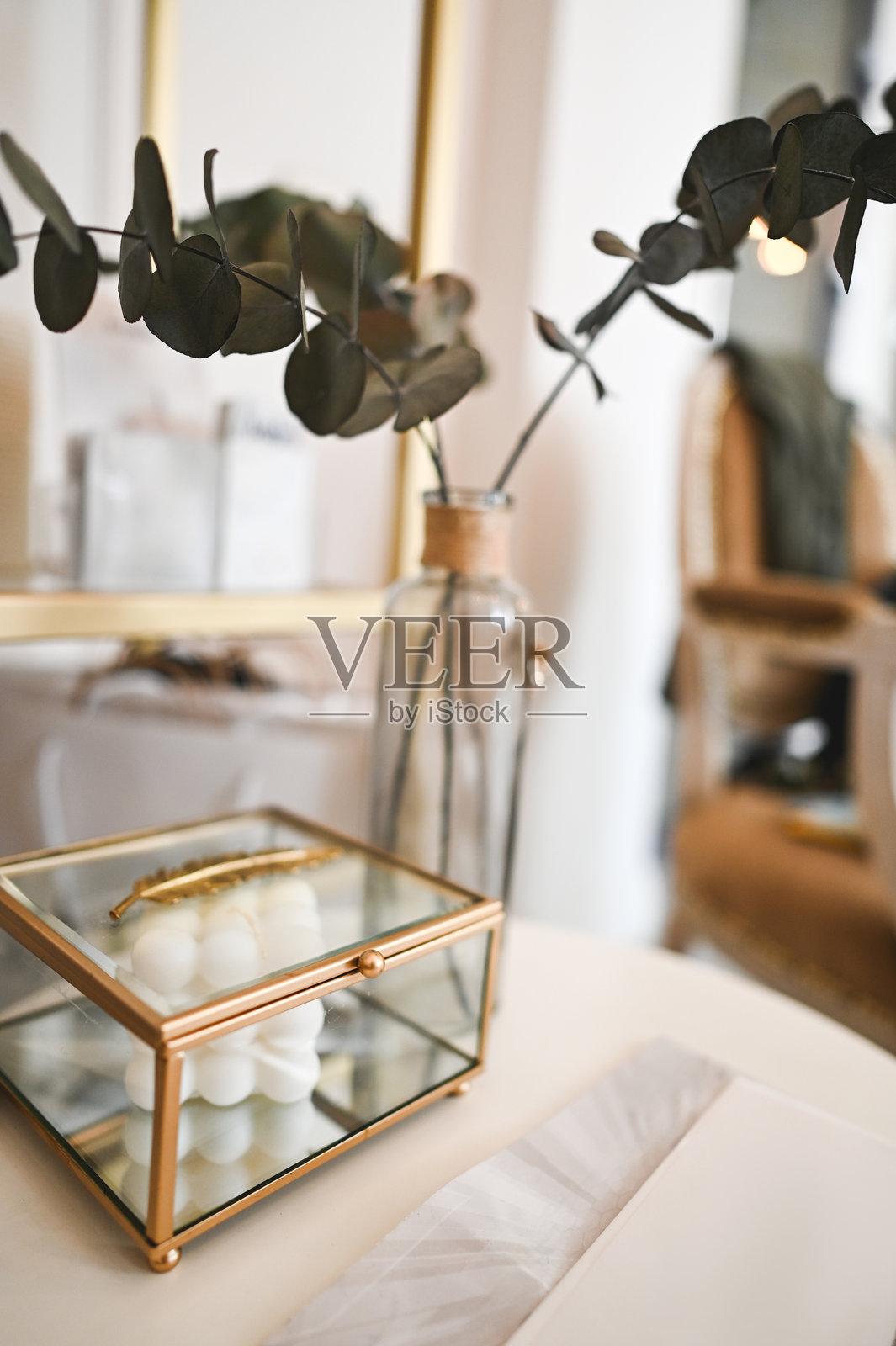 美容水疗中心的咖啡桌特写。照片摄影图片