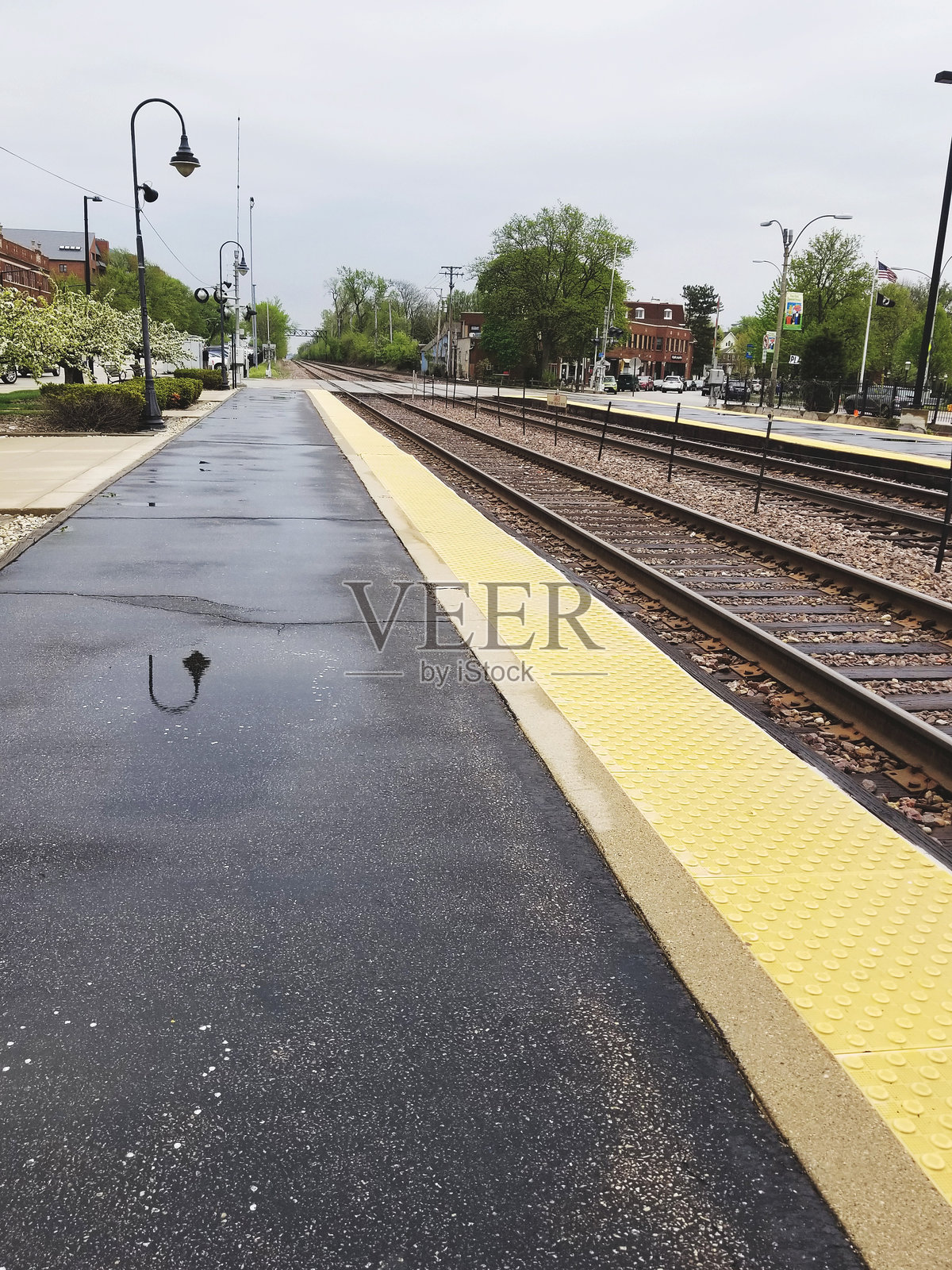 空荡荡的火车站月台景观照片摄影图片