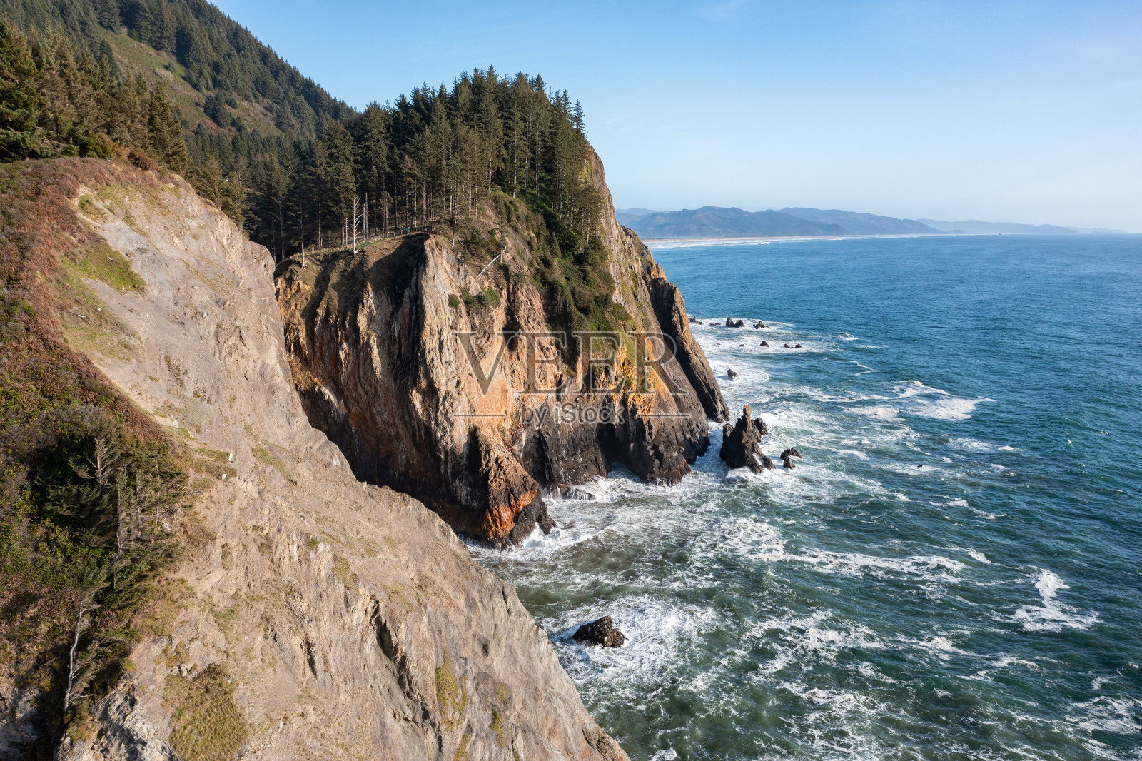 俄勒冈海岸的魔鬼大锅航拍照片照片摄影图片