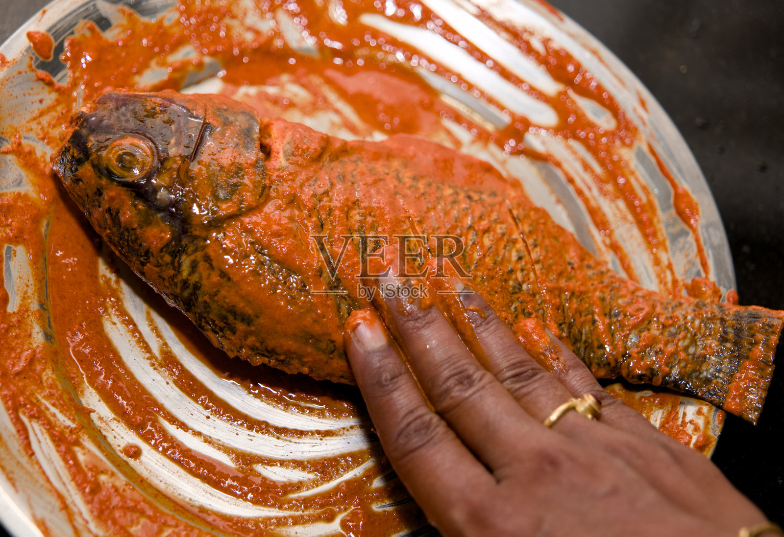 辛辣鱼腌料准备照片摄影图片