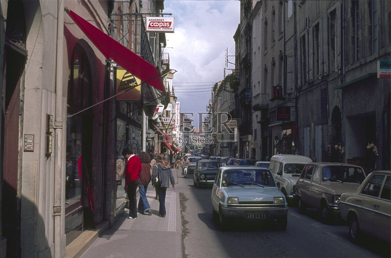 法国小镇的街景照片摄影图片