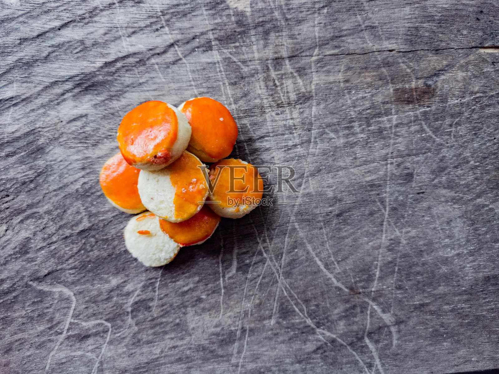 Kue Kacang，甜咸口味的传统印尼小吃照片摄影图片