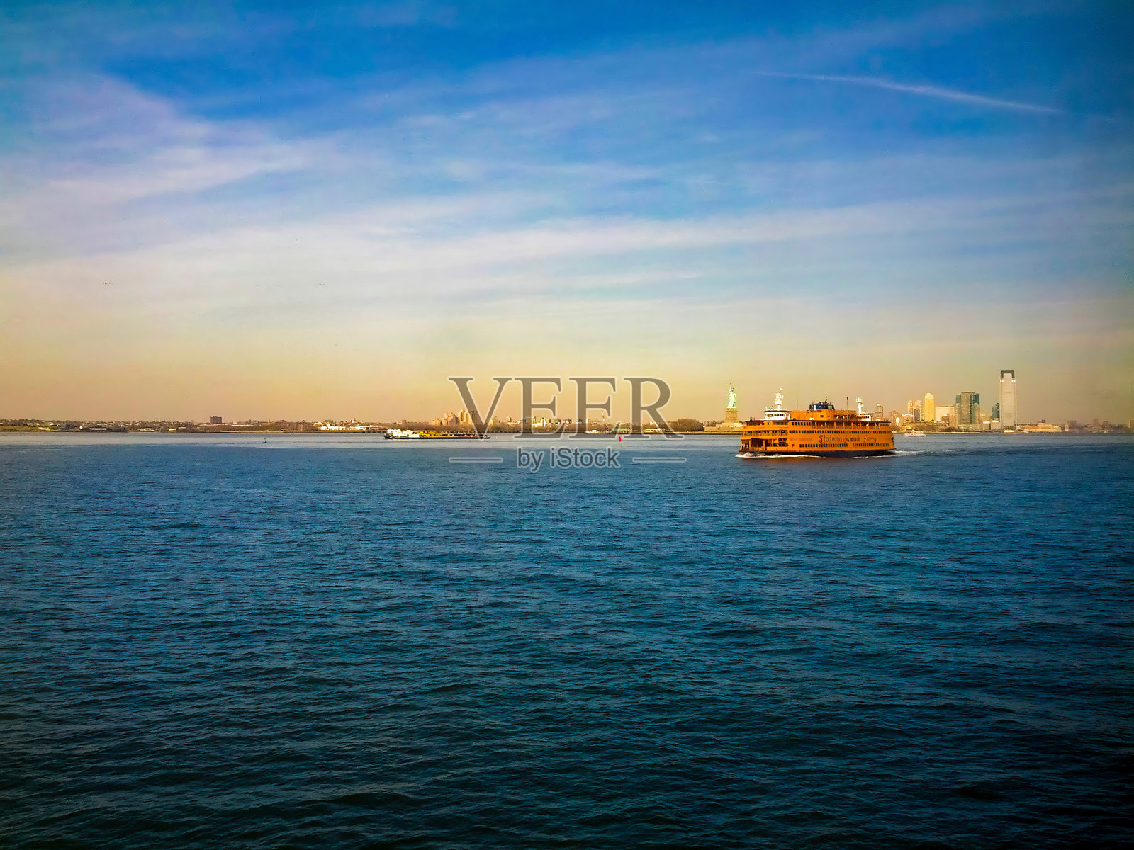 从曼哈顿出发的渡轮照片摄影图片