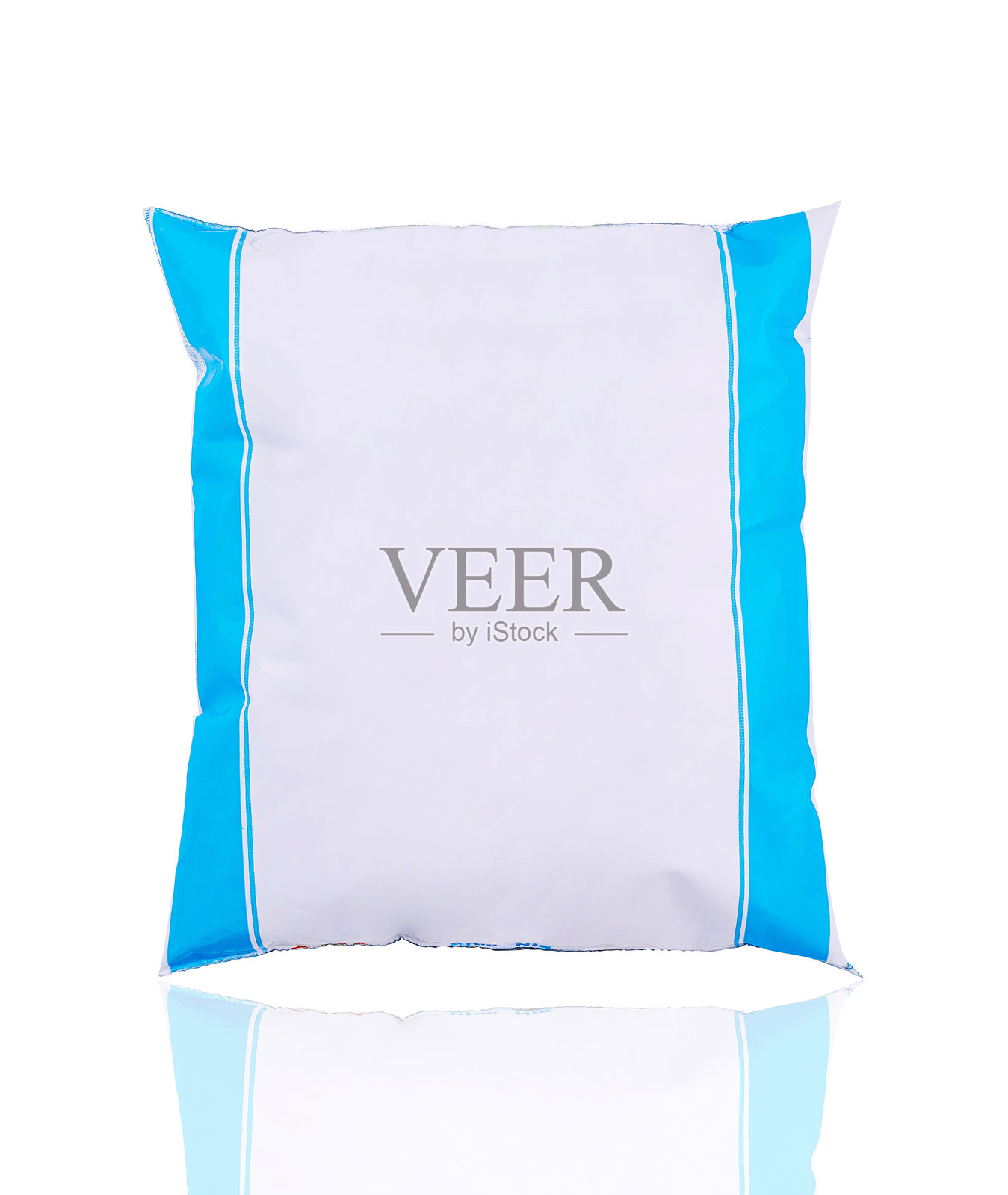 带有蓝色条纹的空白白色立体袋包装用于品牌展示模版照片摄影图片