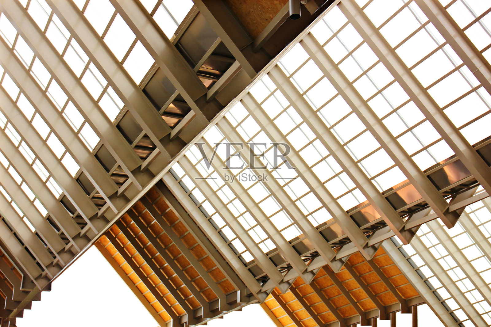 钢结构屋顶梁几何形状抽象图案极简风格照片摄影图片