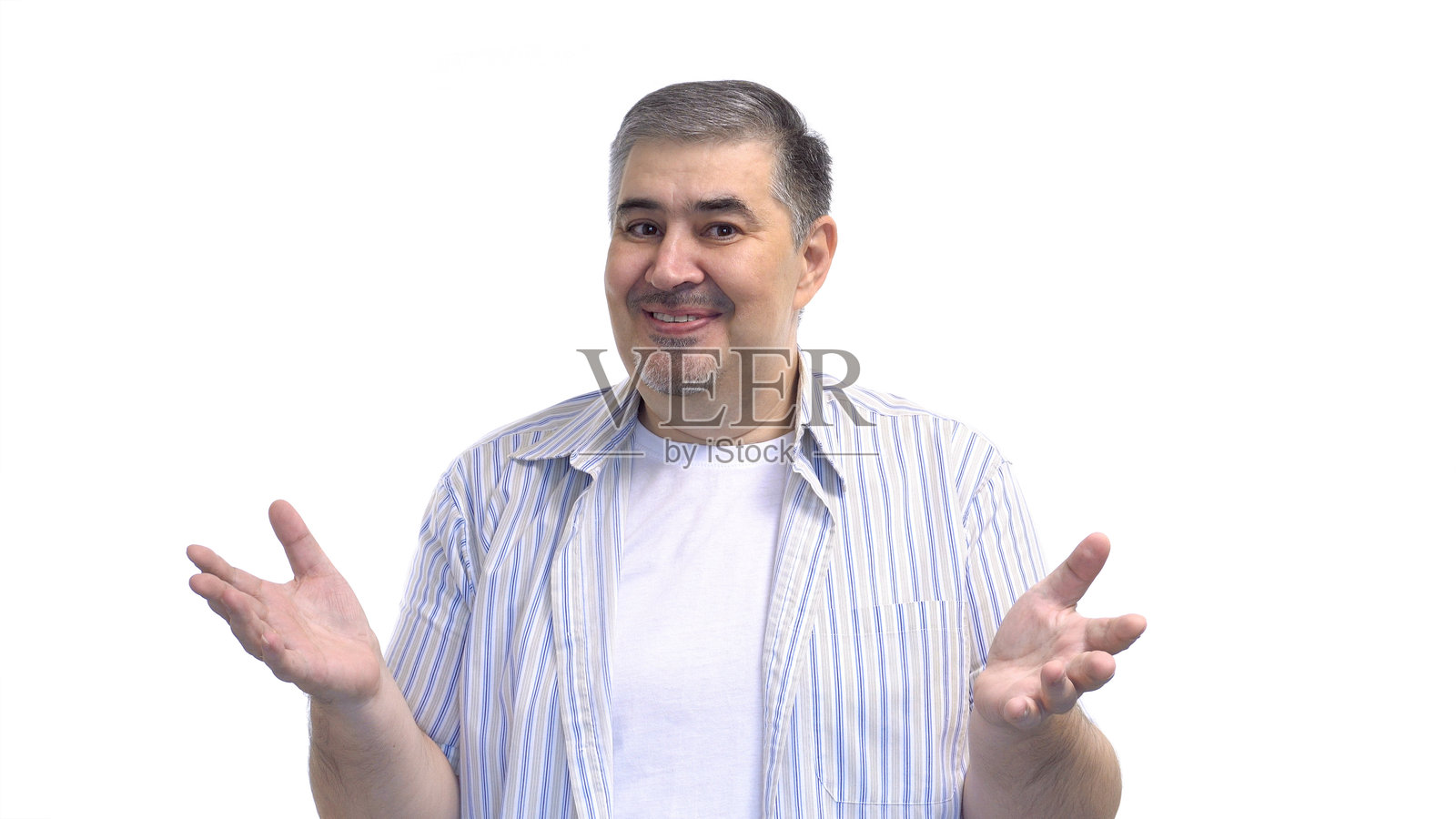 微笑的男人做出欢迎的手势照片摄影图片