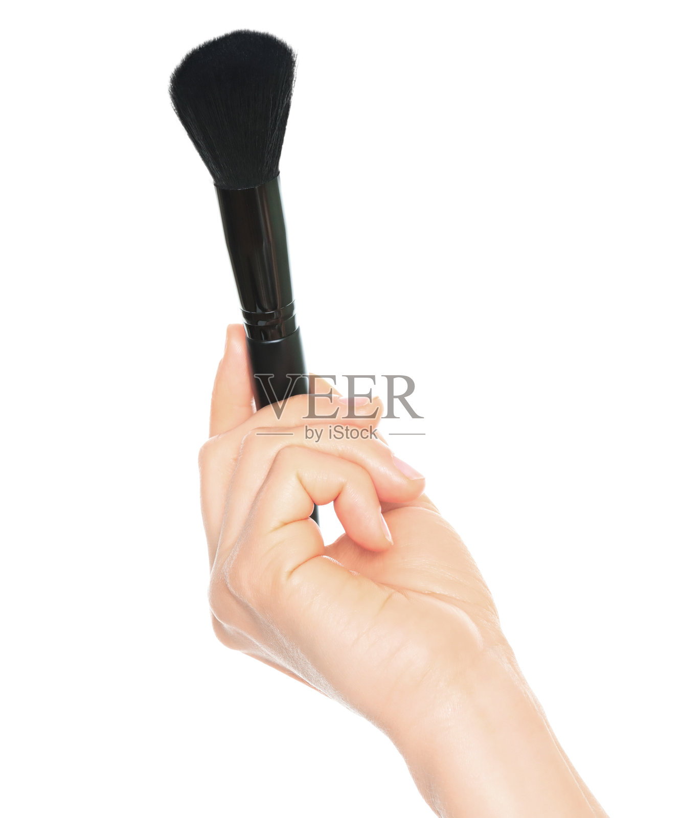 女性手持黑色化妆刷，背景透明，化妆与面容概念照片摄影图片