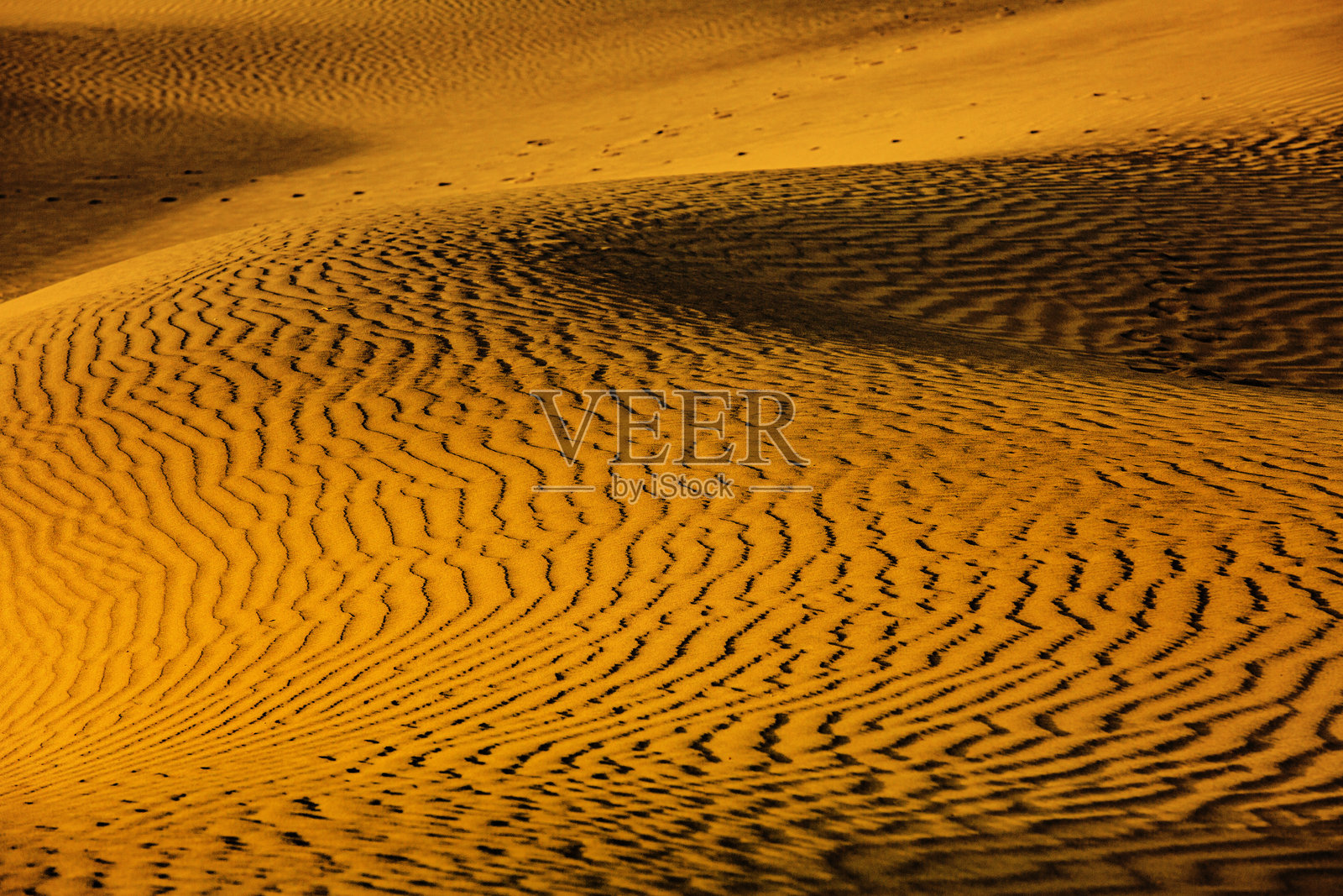 涟漪的形成照片摄影图片
