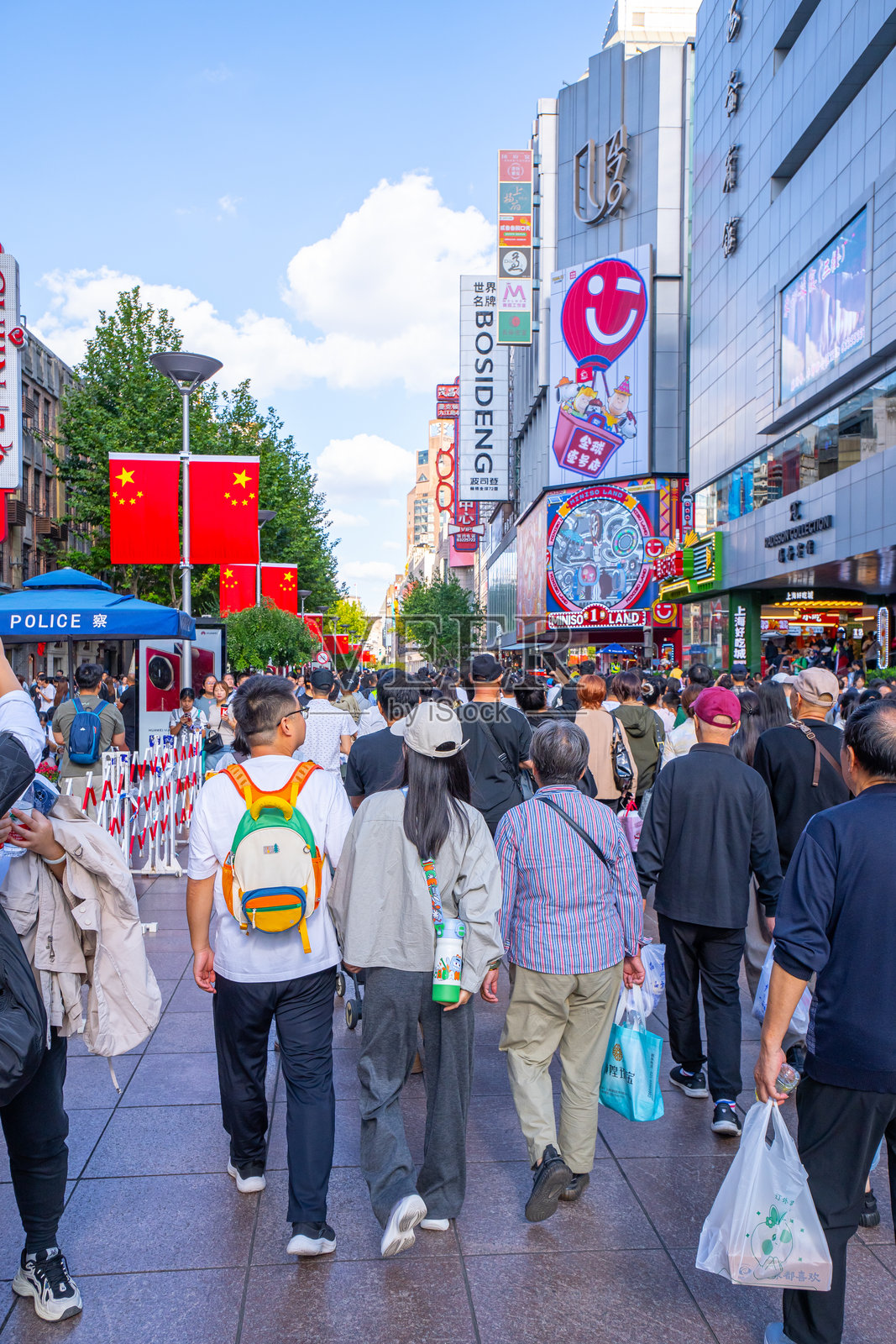 南京路上的行人,上海,中国照片摄影图片