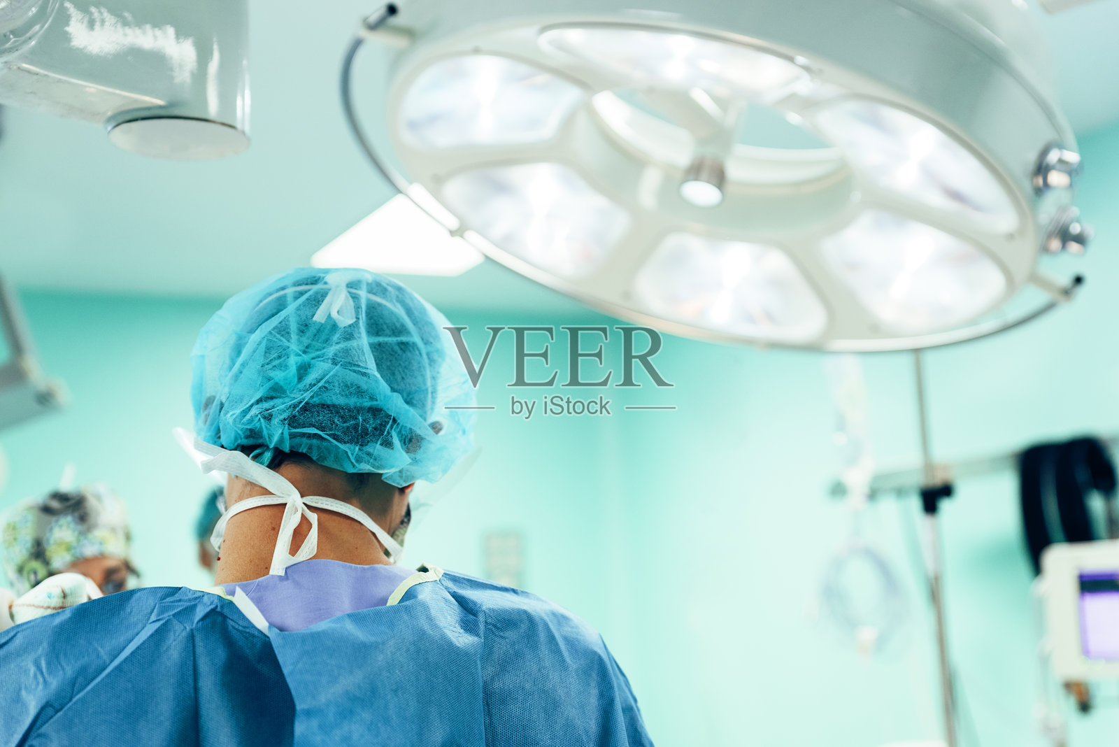 男人的背影肖像照片摄影图片