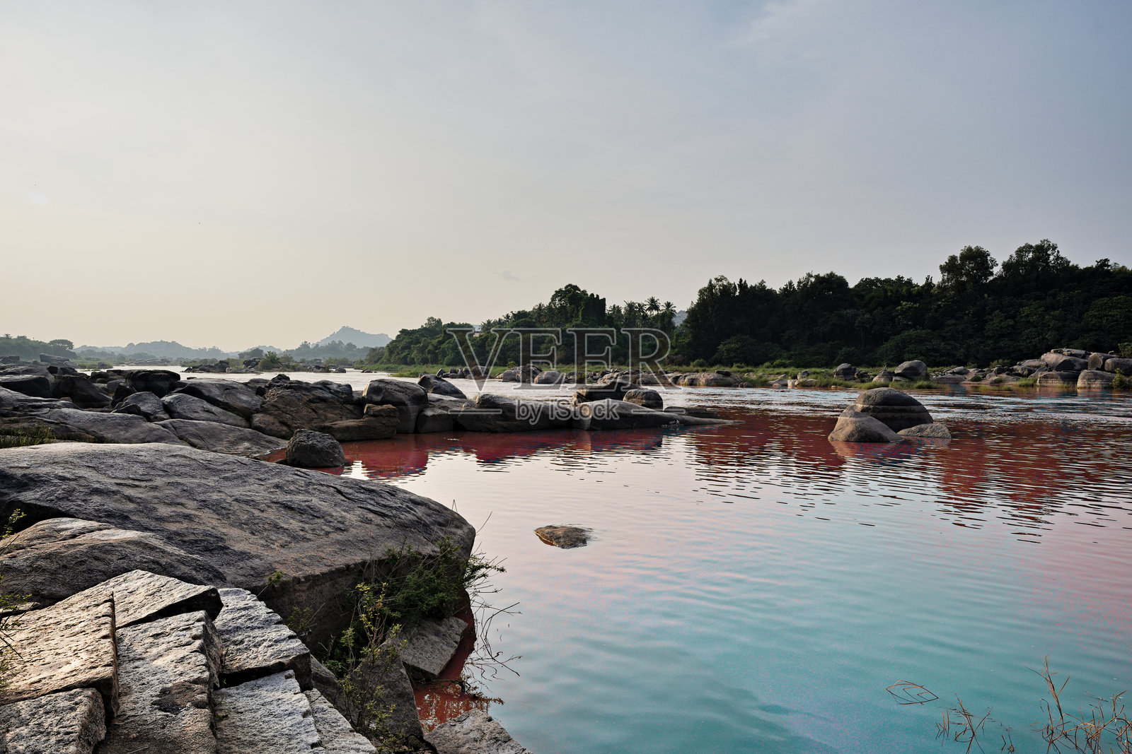 哈姆皮的废墟与自然：和谐共生照片摄影图片