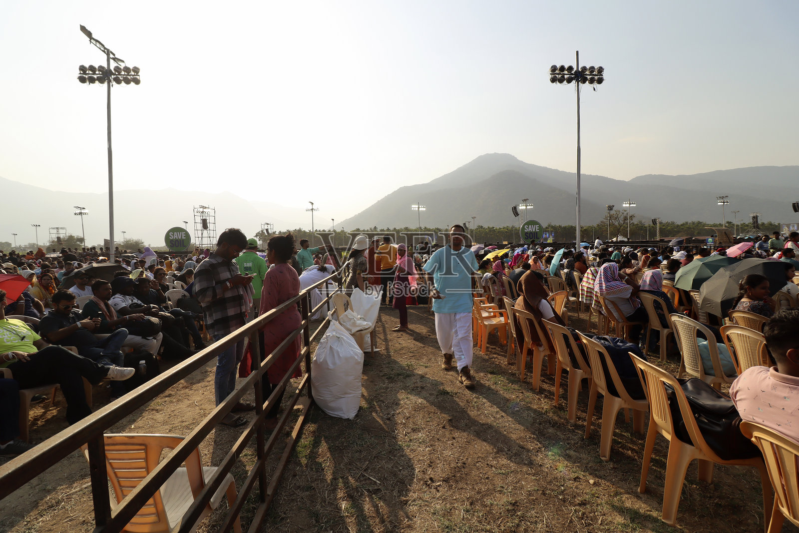 人们聚集在一起庆祝湿婆神节照片摄影图片