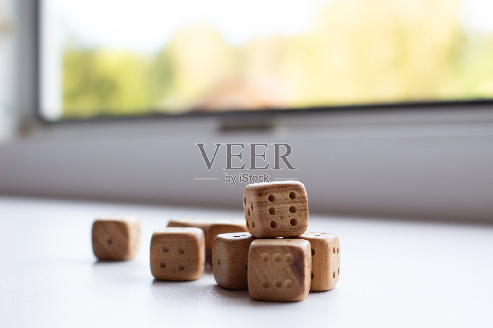 木制骰子照片摄影图片