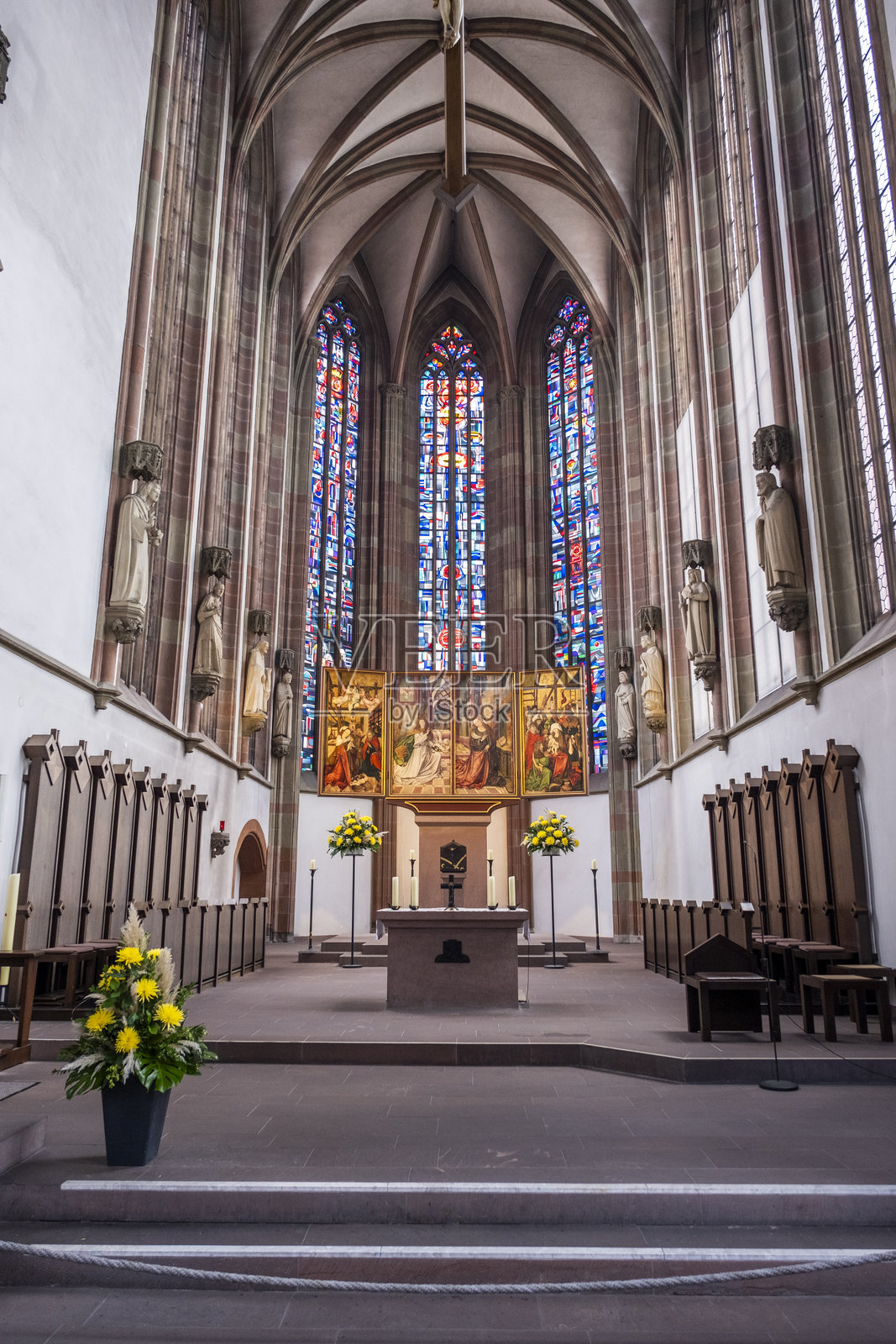 教堂内部。照片摄影图片