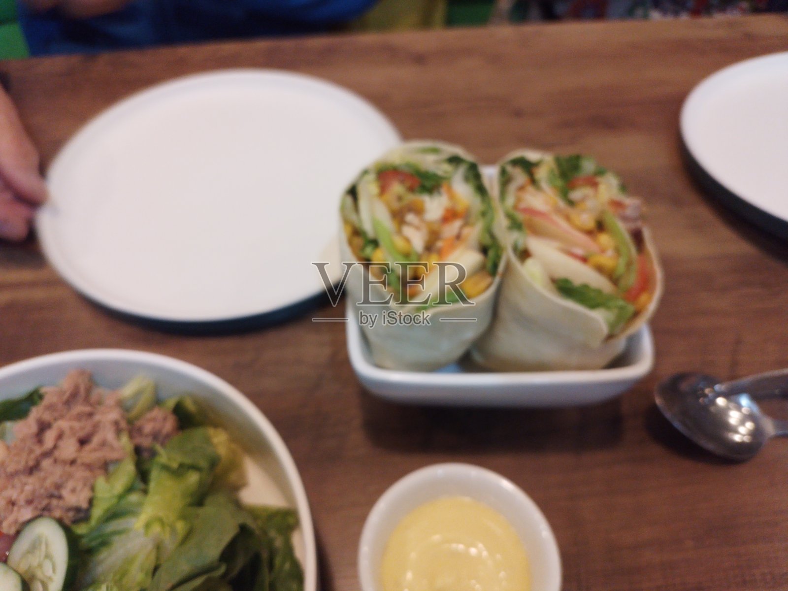 沙拉卷照片摄影图片