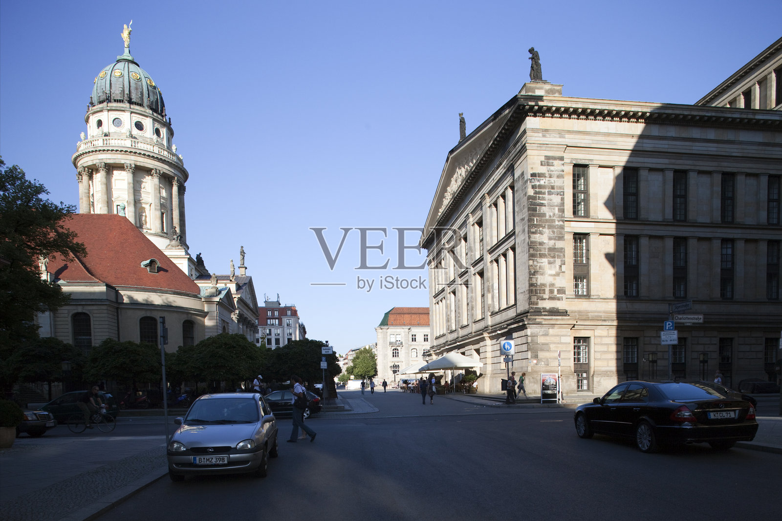 探索柏林迷人的法国大教堂和宪兵广场照片摄影图片