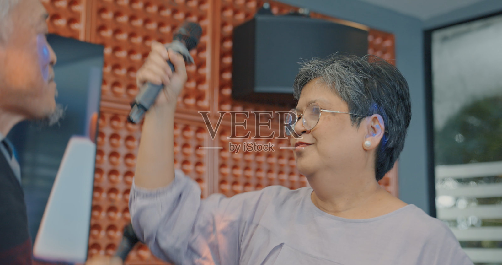 老年人约会概念。照片摄影图片