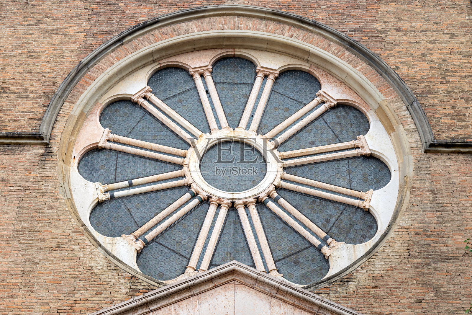 博洛尼亚圣多米尼克大教堂玫瑰窗照片摄影图片