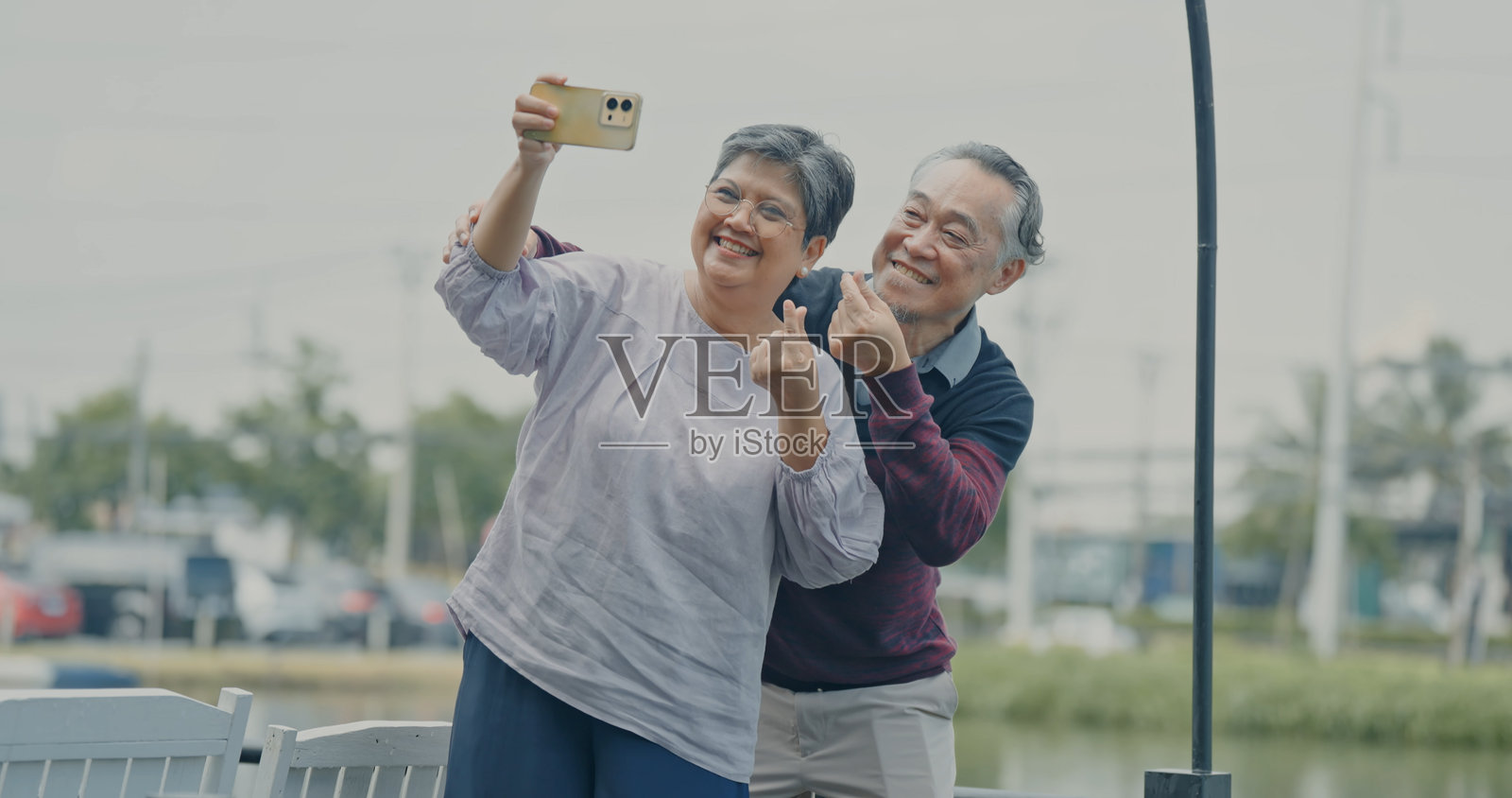 老年人约会概念。照片摄影图片