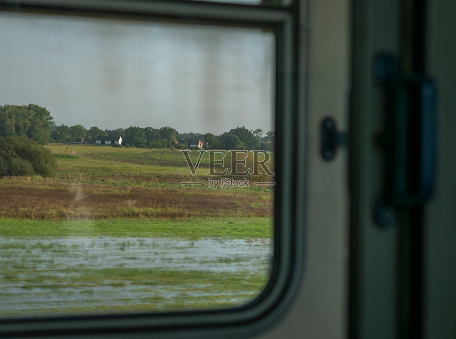 捷克布杰约维采附近的快速列车旧一等车厢 2024年9月18日照片摄影图片