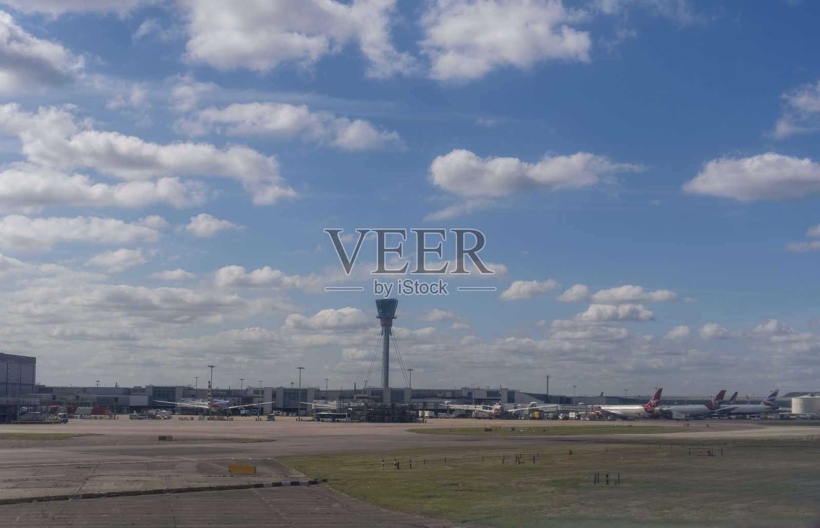 伦敦希思罗机场的控制塔照片摄影图片