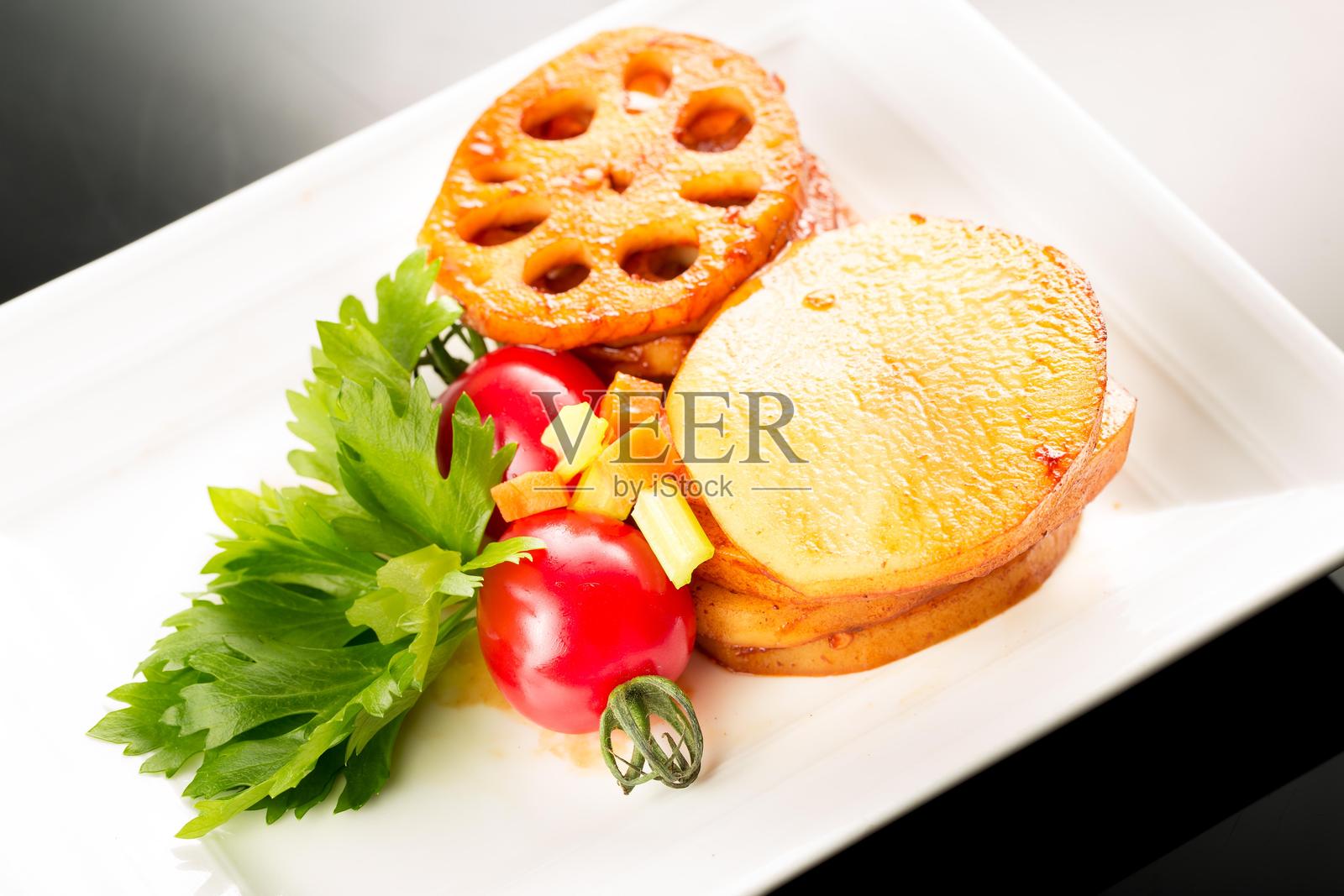 番茄芹菜炒莲藕照片摄影图片